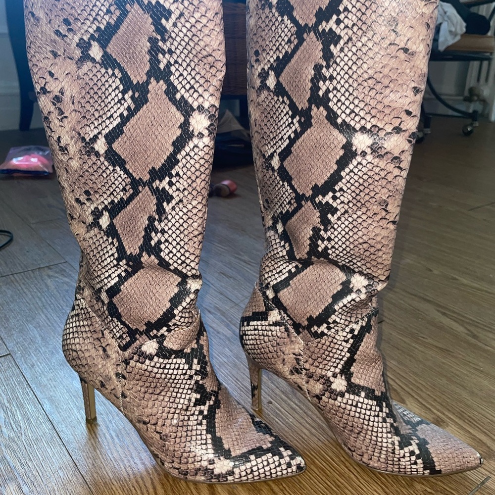Gianni Binni dusty rose/tan snake skin under the knee boots